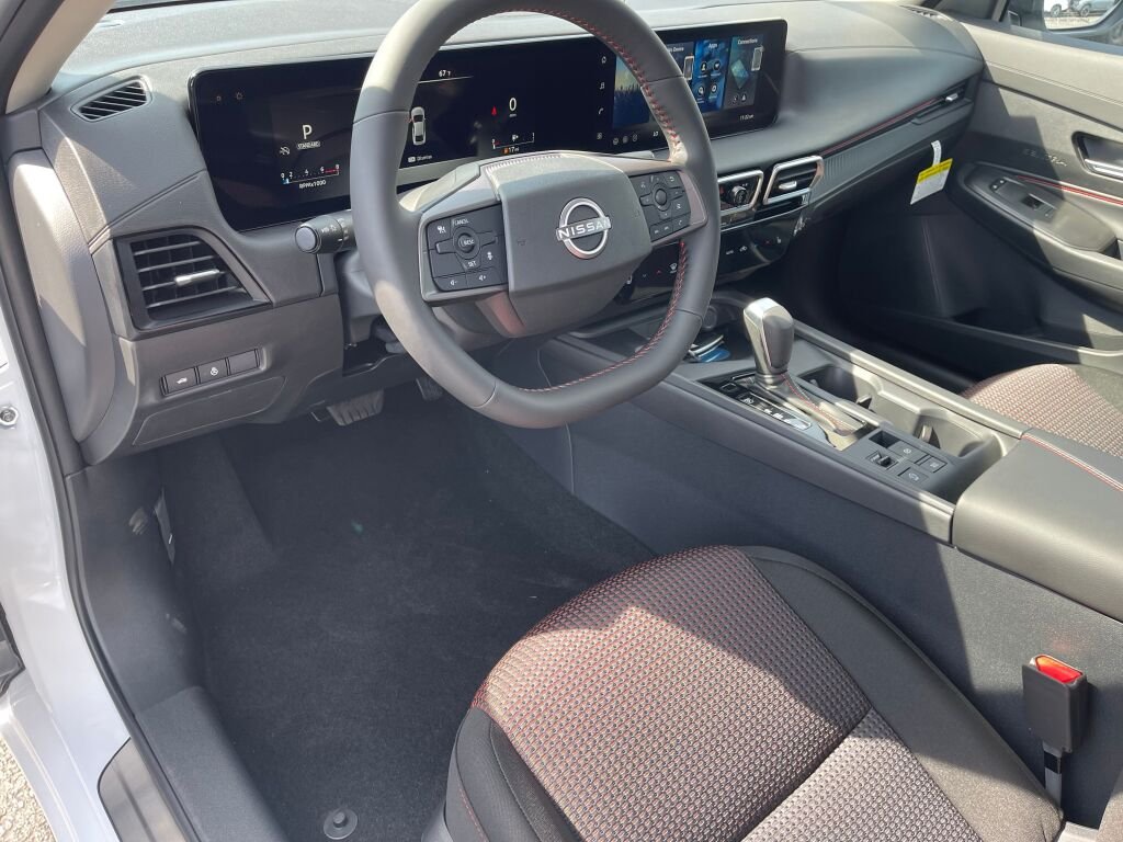New 2027 Aspen White Tricoat Nissan SR image 6
