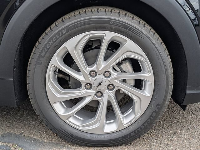 2027 Chevrolet Bolt LT - Photo 6