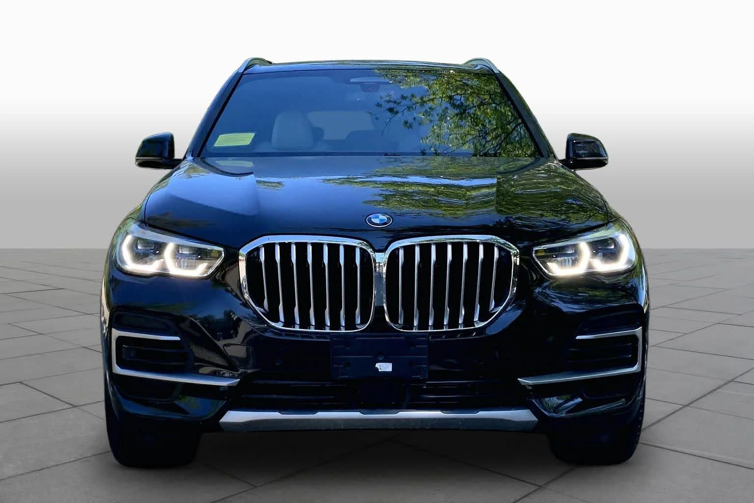 Certified Used 2023 Black Sapphire Metallic BMW xDrive40i image 3