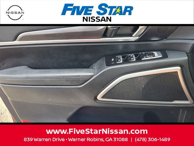 Used 2023 Red Kia S image 28