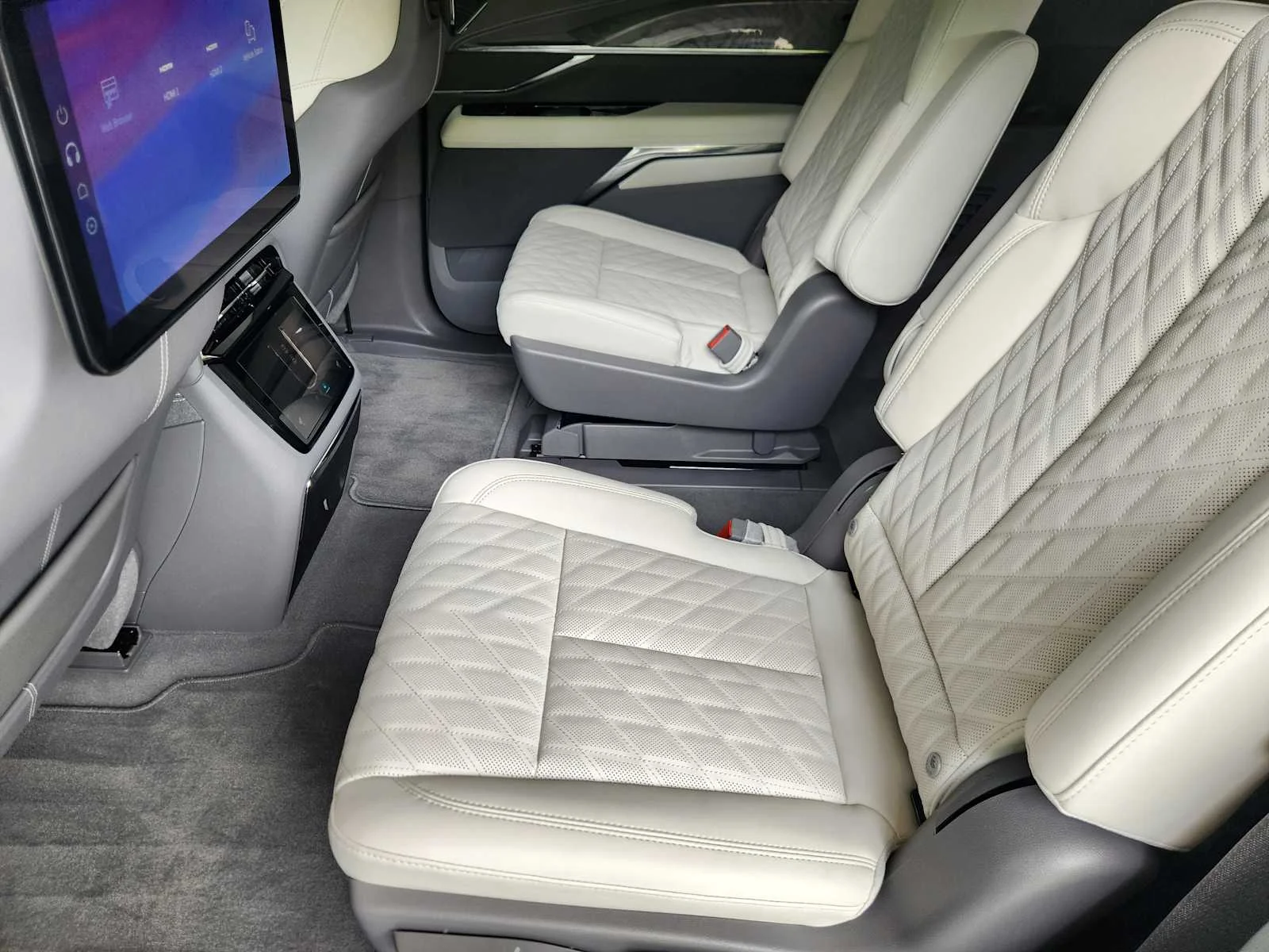 New 2026 Luna Metallic Cadillac Sport image 20