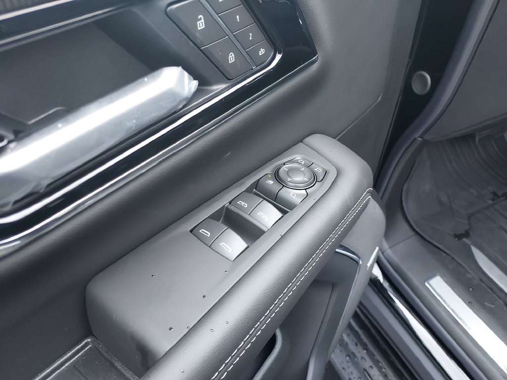 New 2026 Onyx Black GMC Elevation image 11