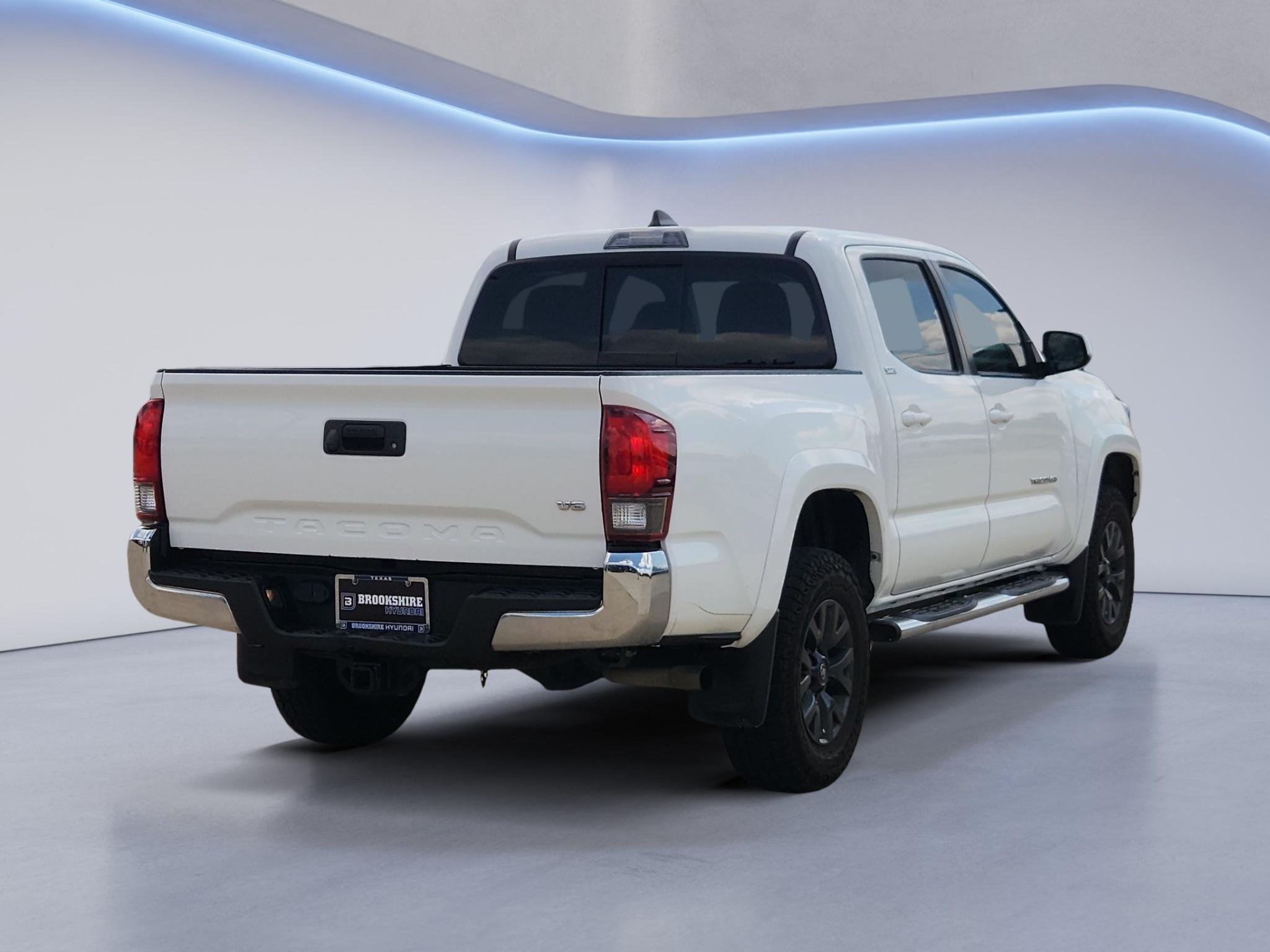 Used 2023 Ice Cap Toyota SR5 image 5