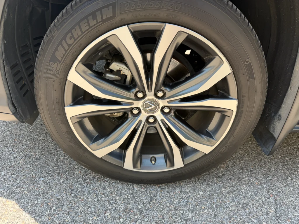 Used 2018 Obsidian Lexus Premium image 6