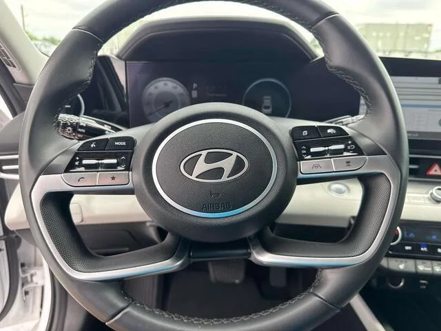 Used 2025 Serenity White Hyundai Limited image 22