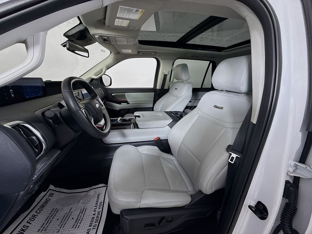 Used 2025 Oxford White Ford Platinum image 2