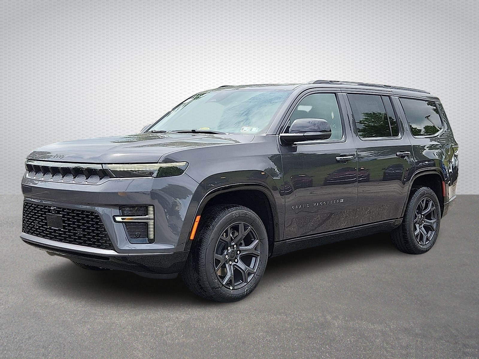 New 2026 Baltic-Gray Metallic Clear-Coat Exterior Paint Jeep Limited Altitude 4x4 image 3