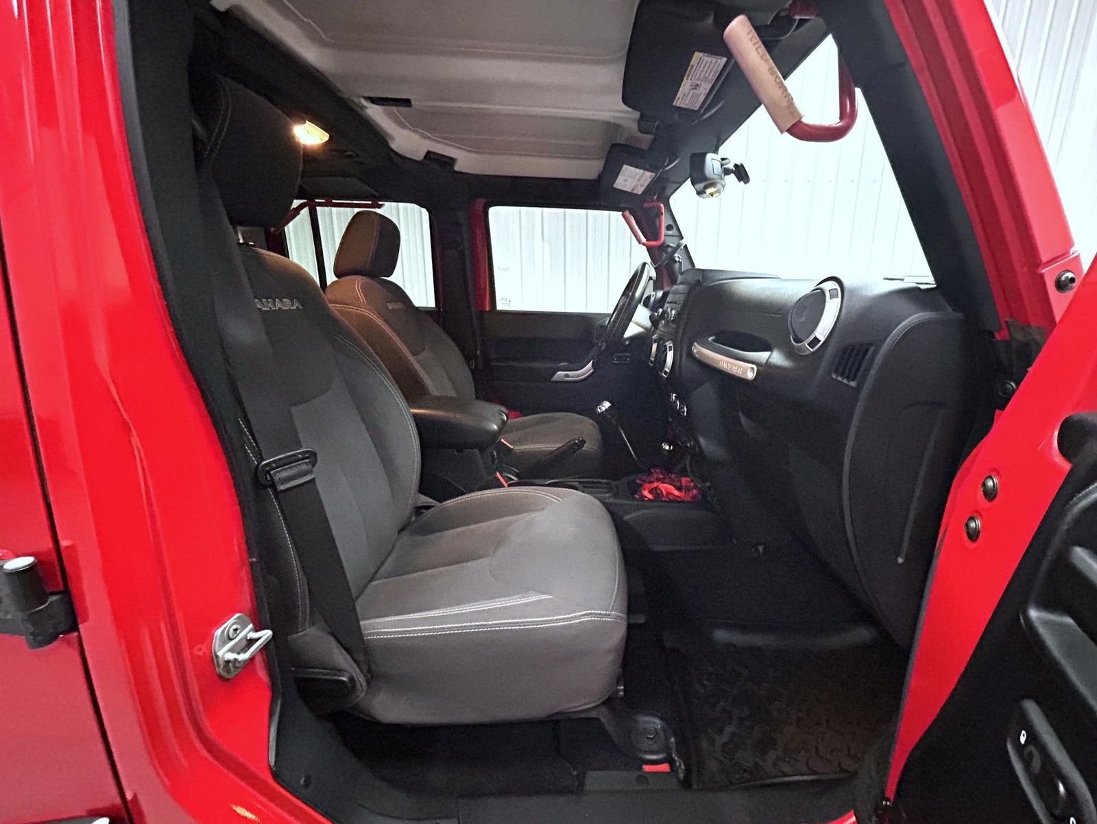 Used 2016 Red Jeep Unlimited Sahara image 15