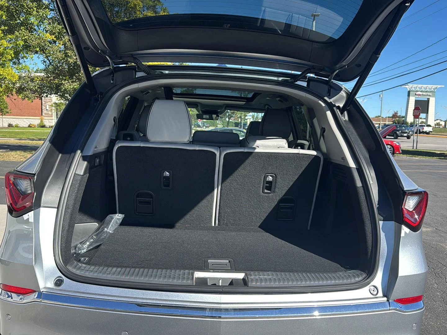 New 2026 Solar Silver Metallic Acura SH-AWD w/Advance image 9