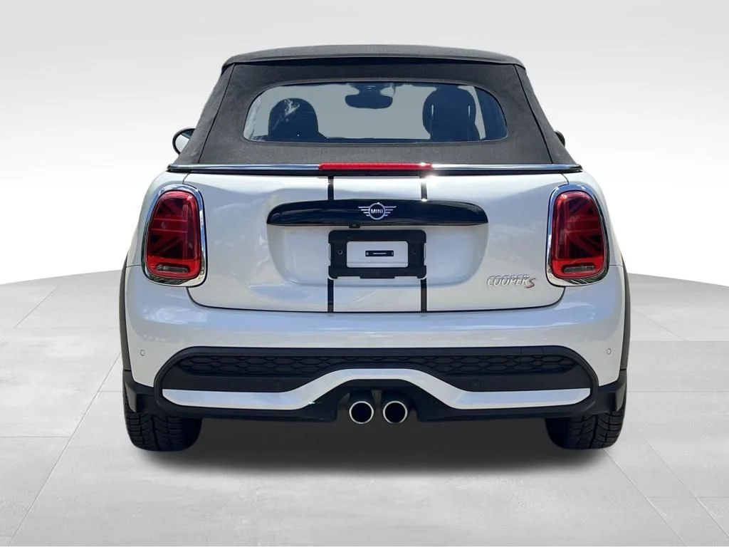 Used 2024 White MINI Signature image 12