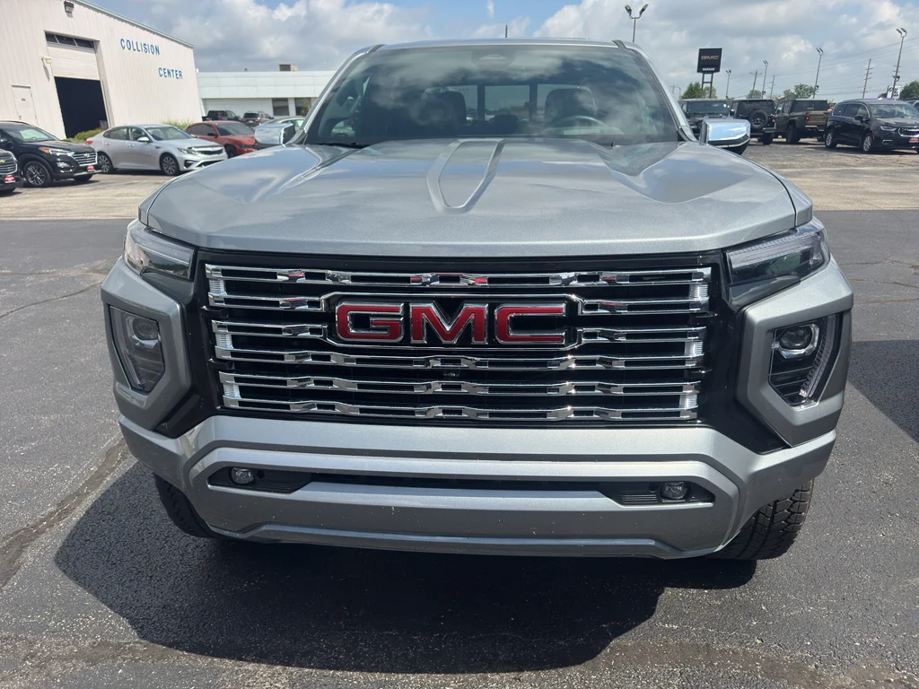 Used 2025 Sterling Metallic GMC 4WD Denali image 3
