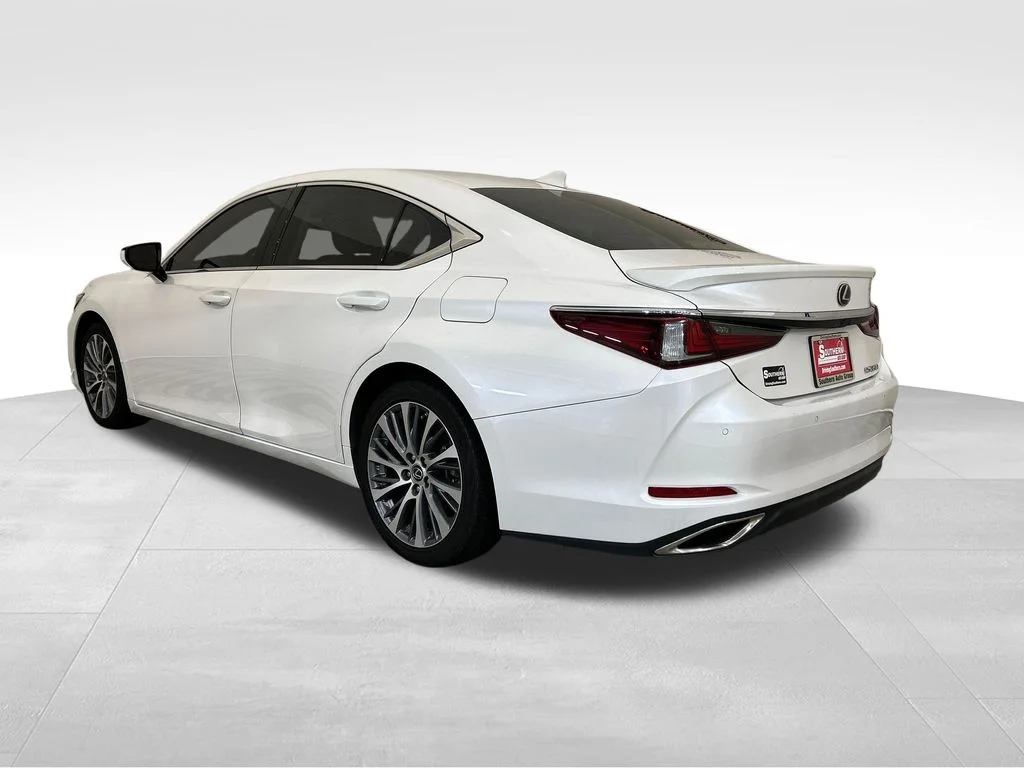 Used 2020 White Lexus 350 image 3