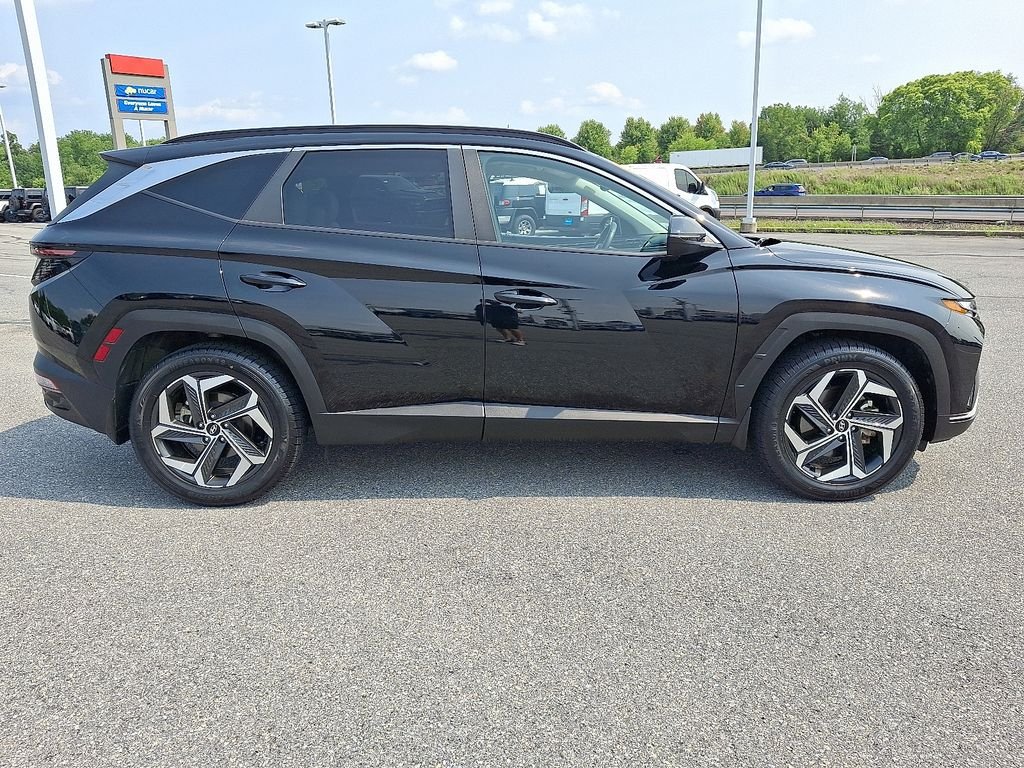 Used 2024 Black Hyundai SEL image 8