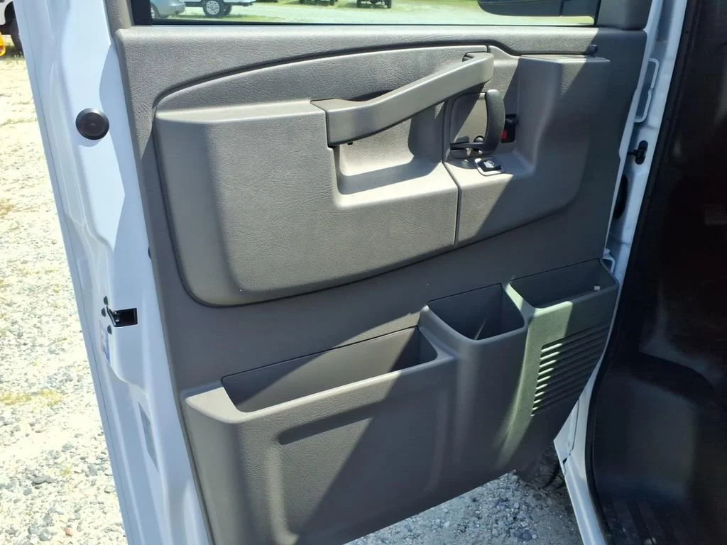 2026 Chevrolet Express Cargo Work Van - Photo 14