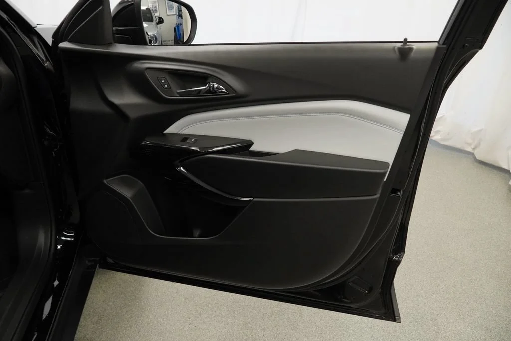 New 2026 Mosaic Black Metallic Chevrolet LT image 26