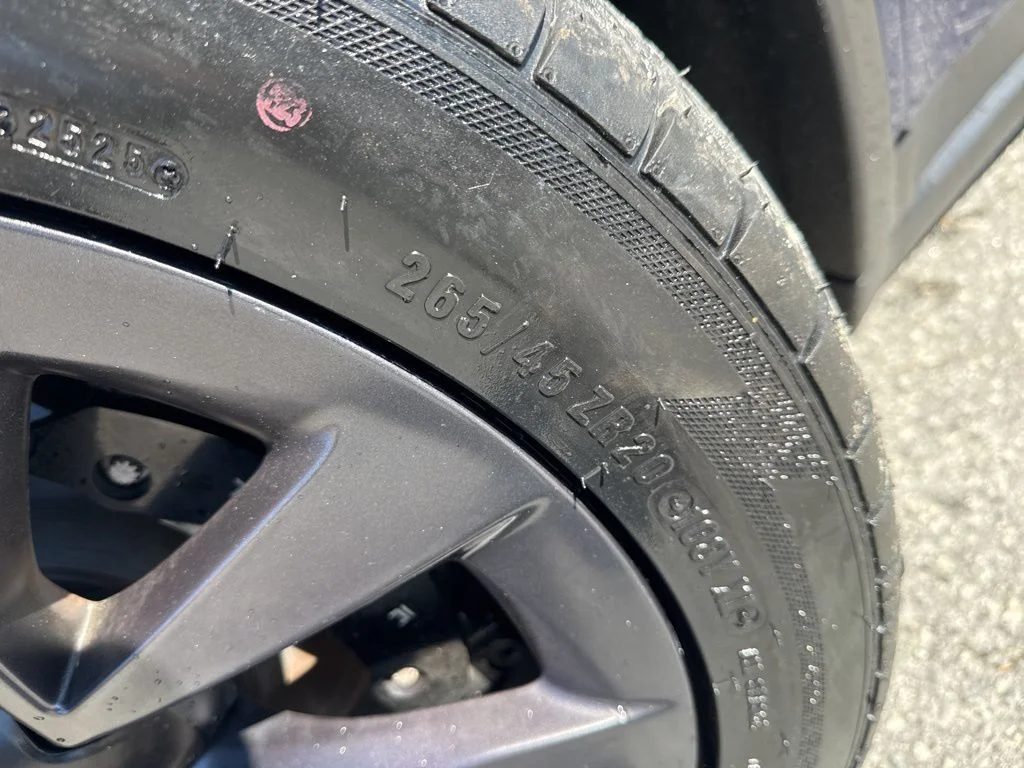 Used 2024  Tesla Base image 34