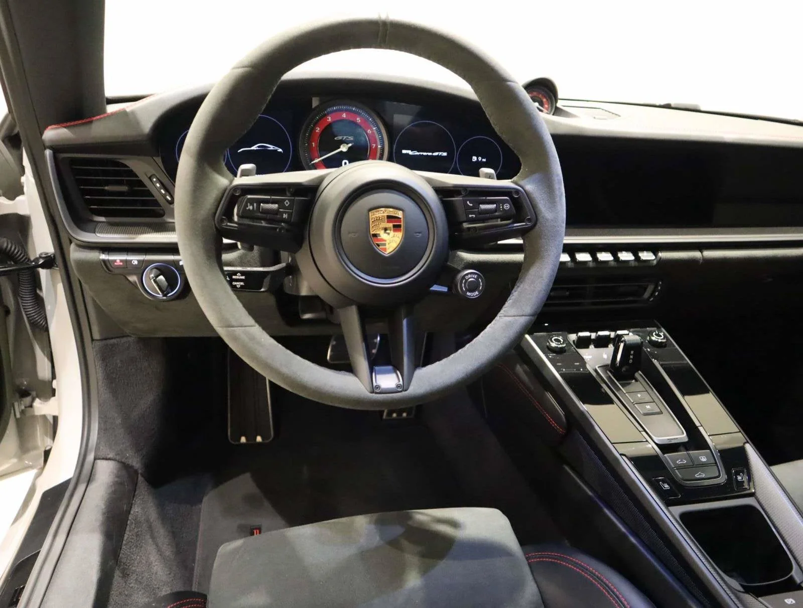 Used 2023 Chalk Porsche Carrera S image 16