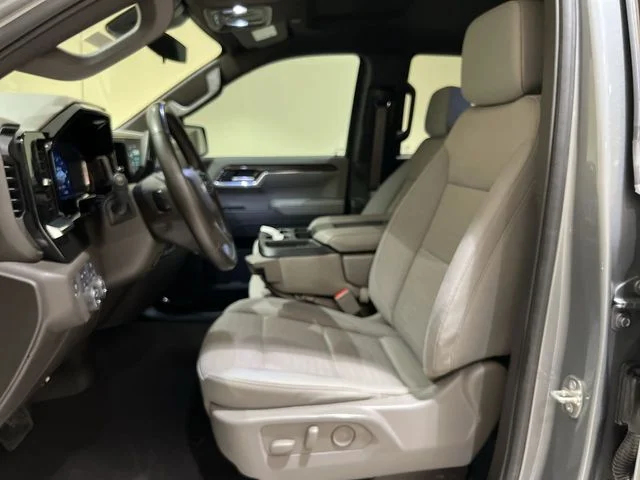 Used 2024 Sterling Gray Metallic Chevrolet LT image 18