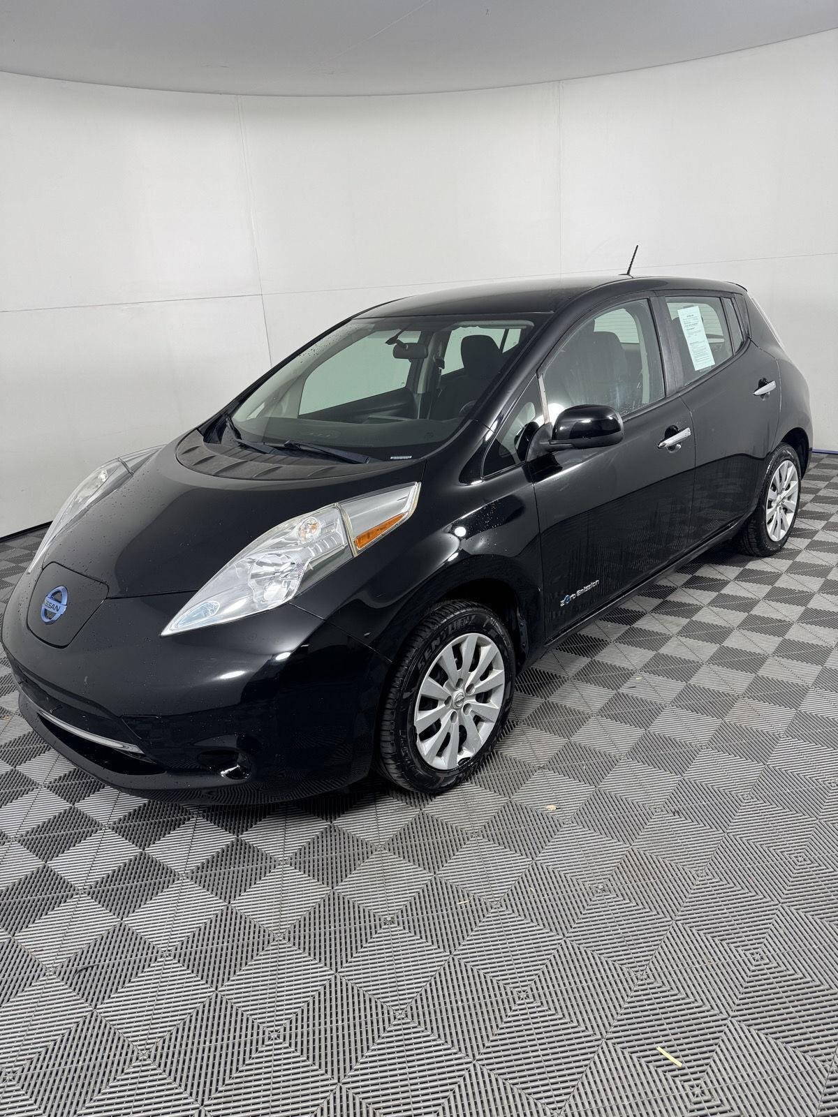 2015 Nissan LEAF S