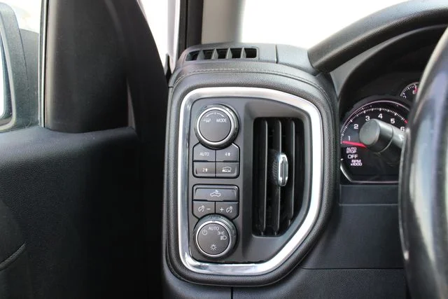 Used 2020 Silver Chevrolet LT image 8
