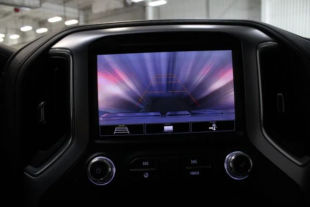 Used 2020 White GMC Elevation image 4