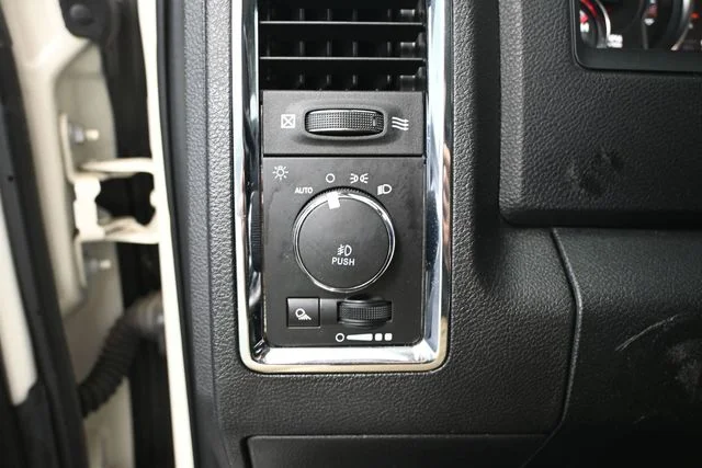 Used 2018 White Ram Laramie image 32