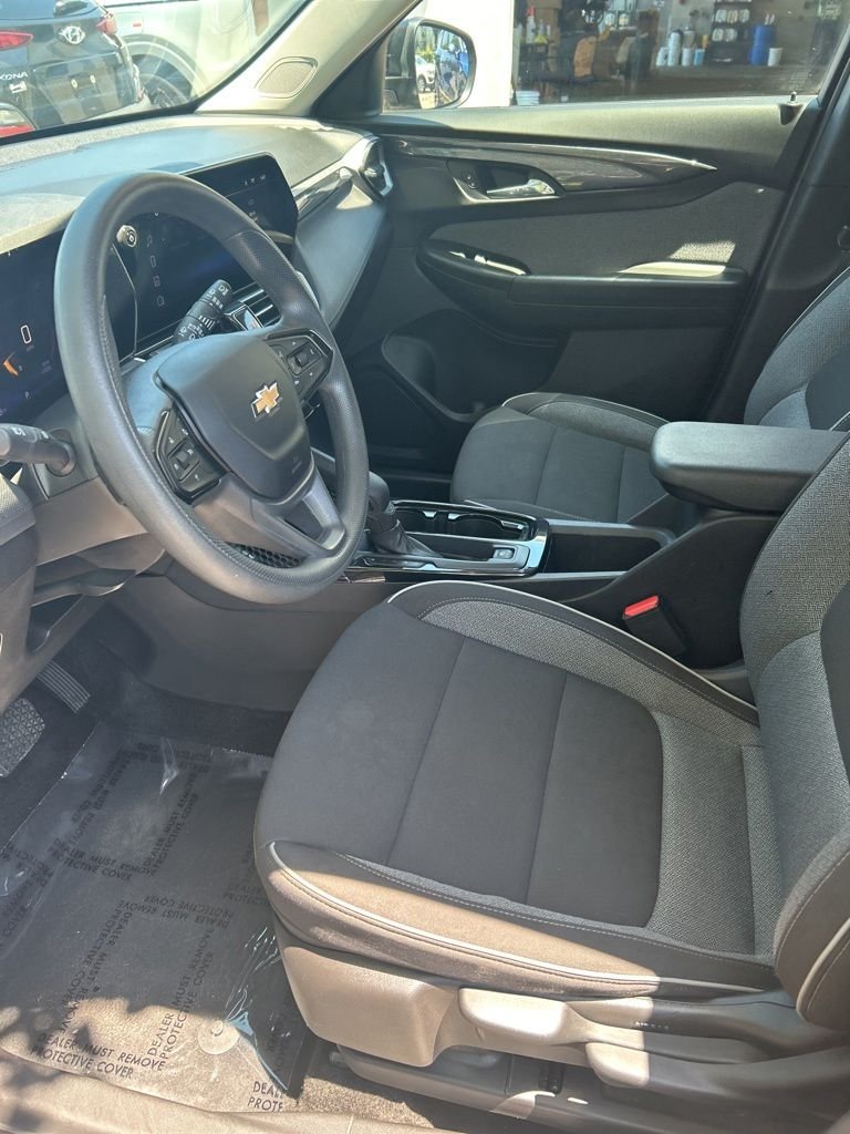 Used 2025 Black Chevrolet LT image 12