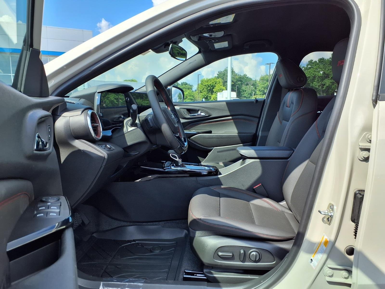 2026 Chevrolet Trax RS - Photo 15