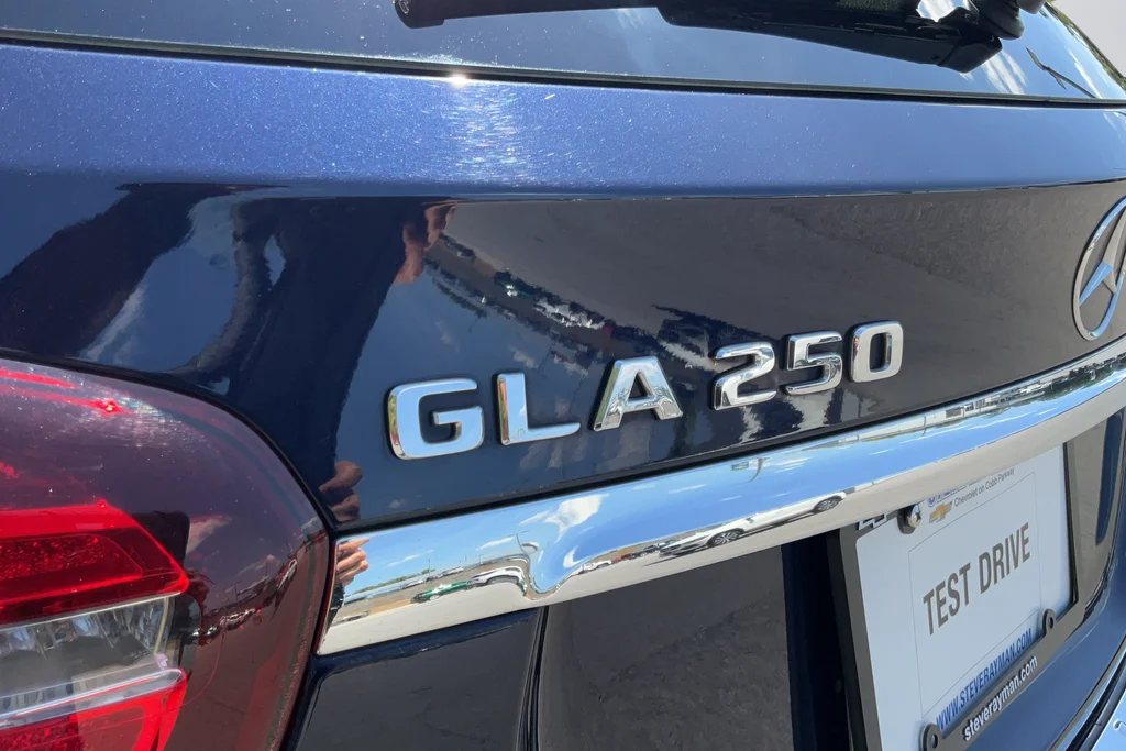 Used 2019 Blue Mercedes-Benz GLA 250 image 29