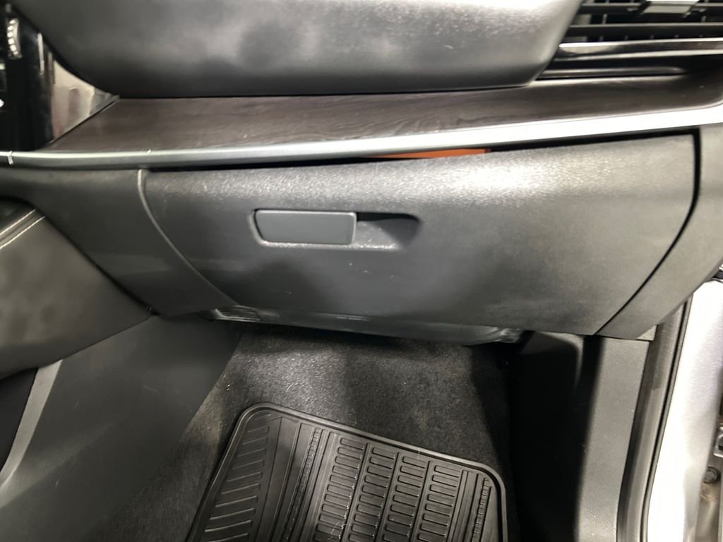 Used 2021 Gray Nissan SL image 24