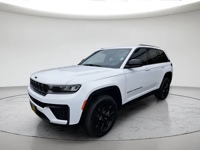 2026 Jeep Grand Cherokee Laredo Altitude