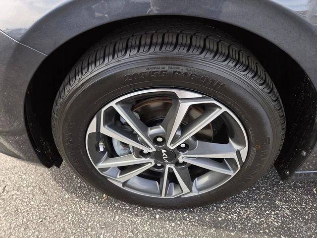 Used 2023 Gray Kia LXS image 22
