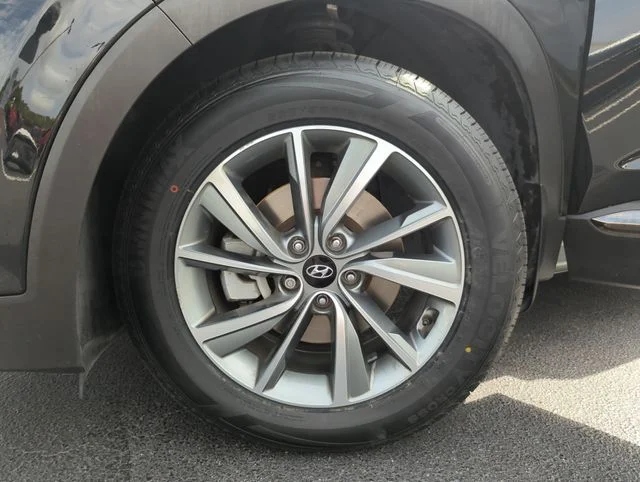 Used 2019 Black Hyundai SEL Plus image 43