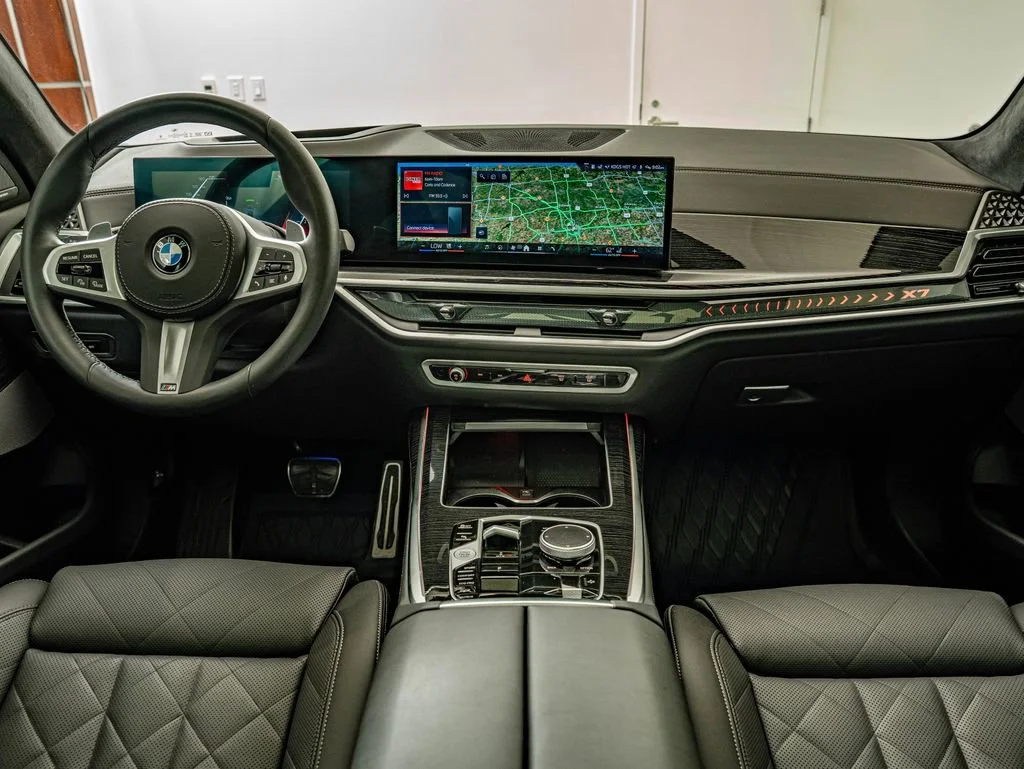 Used 2025 Black Sapphire Metallic BMW xDrive40i image 27
