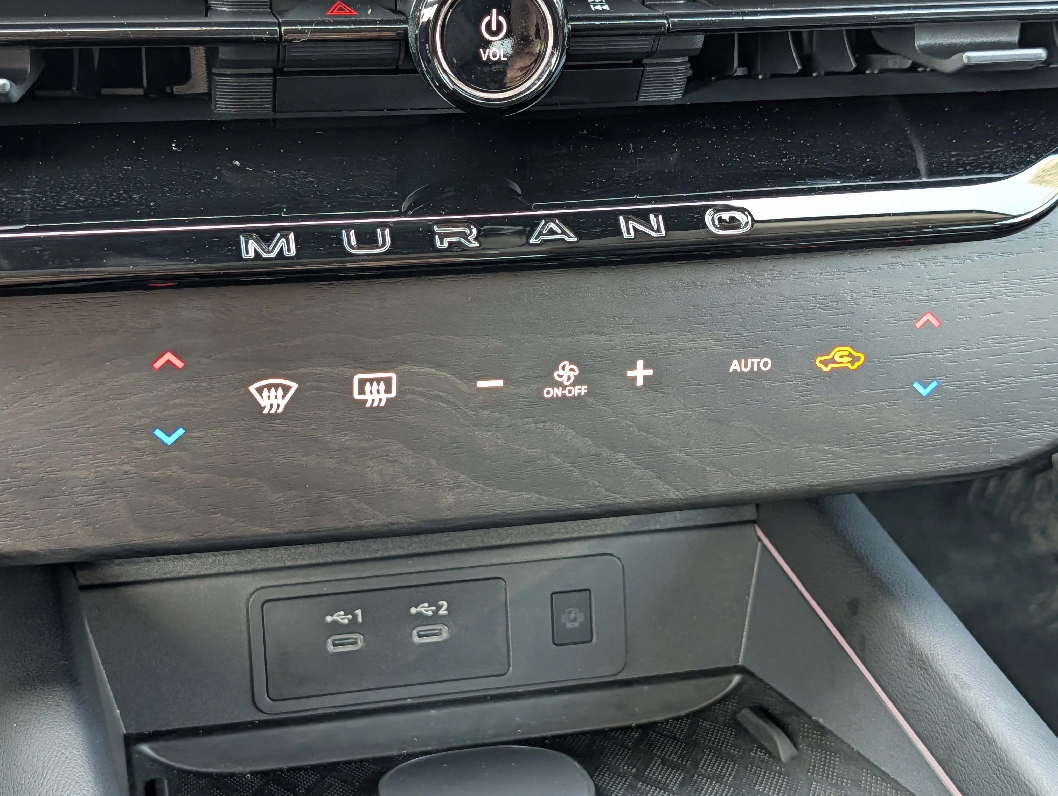 Used 2026 Super Black Nissan Platinum image 23