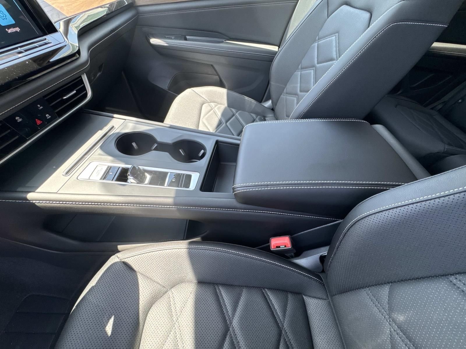 New 2026 Silver Volkswagen 2.0T SE image 16