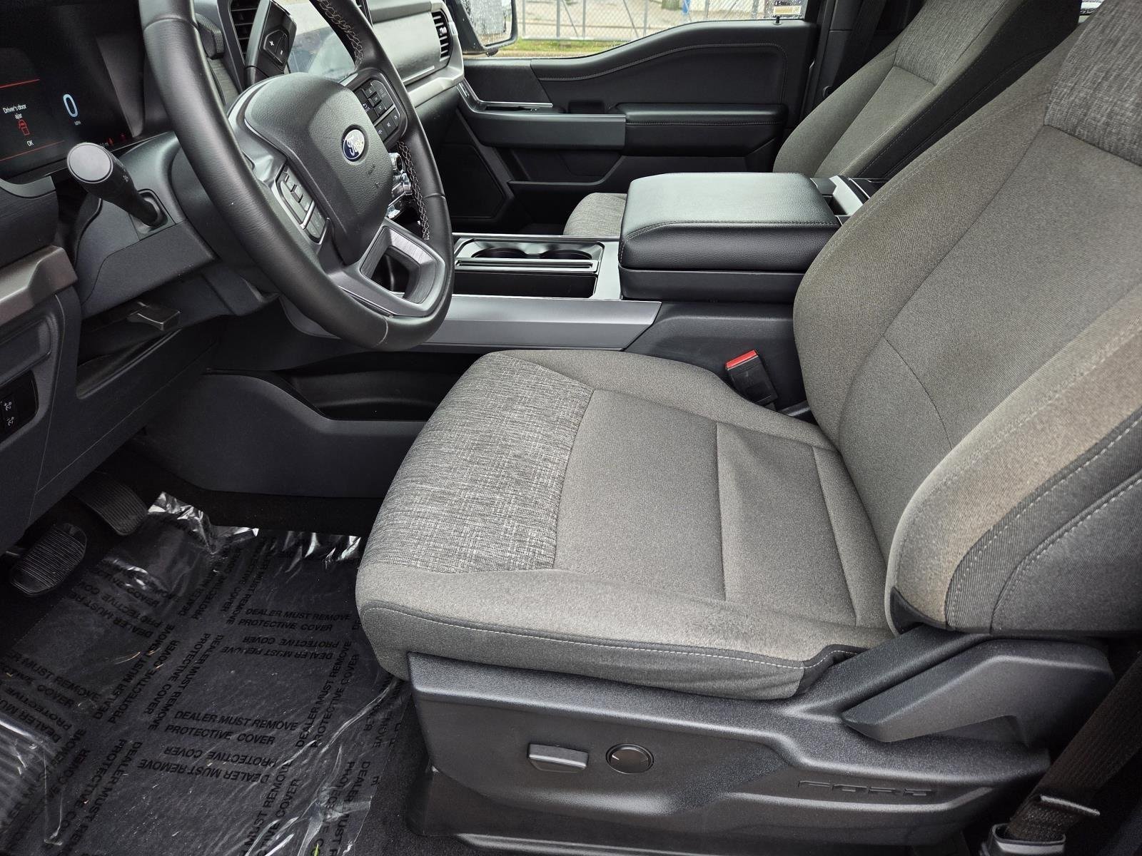 Used 2024 Oxford White Ford XLT image 30
