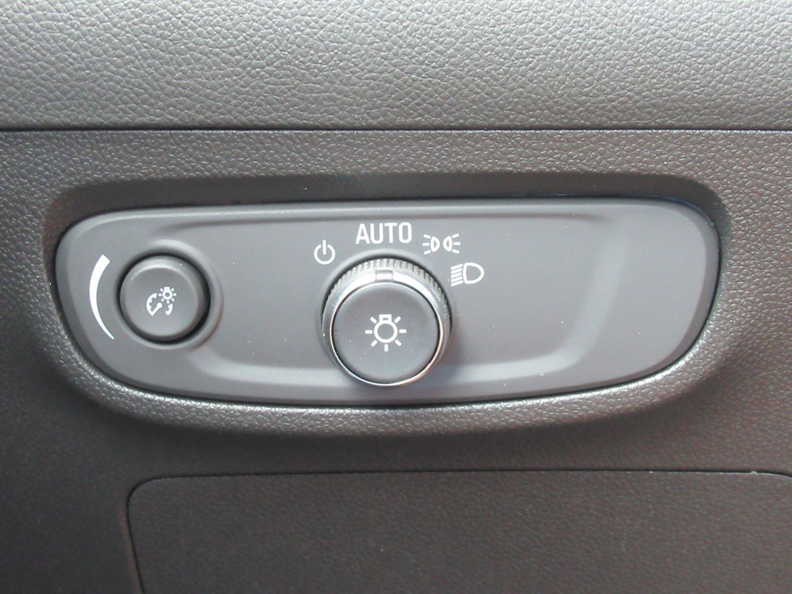 Used 2025 Blue Buick Sport Touring image 21