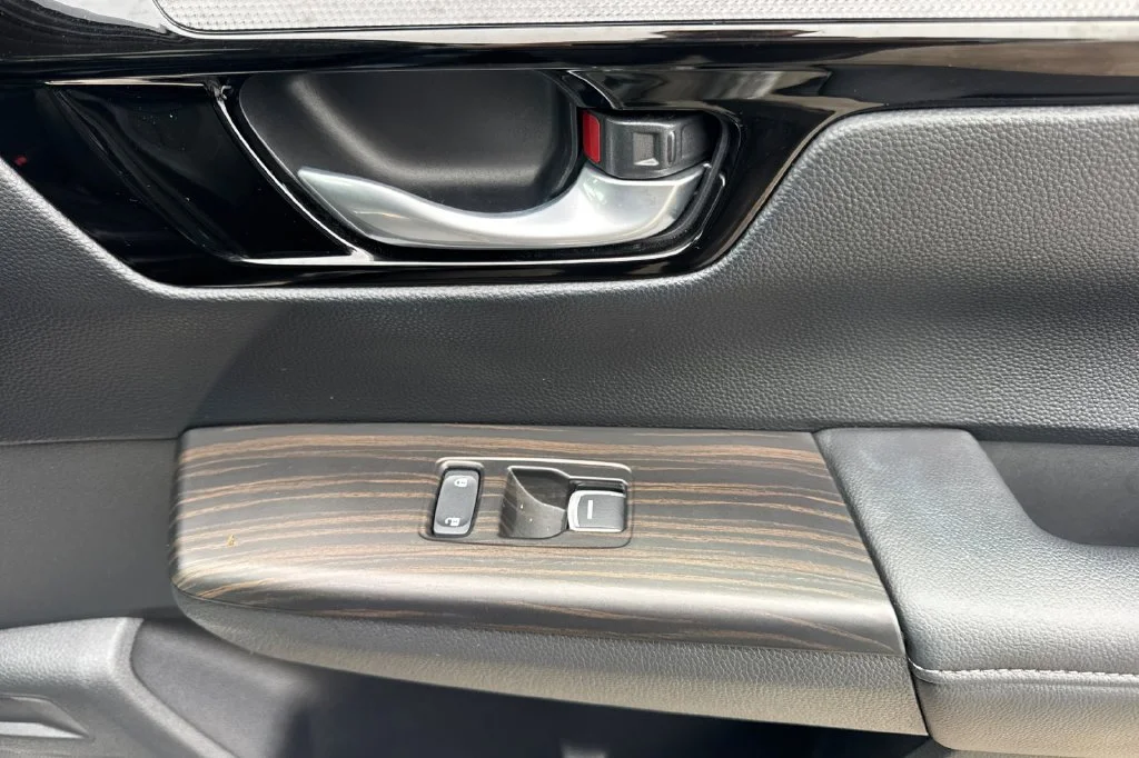 Used 2024 Gray Metallic Honda EX-L image 22