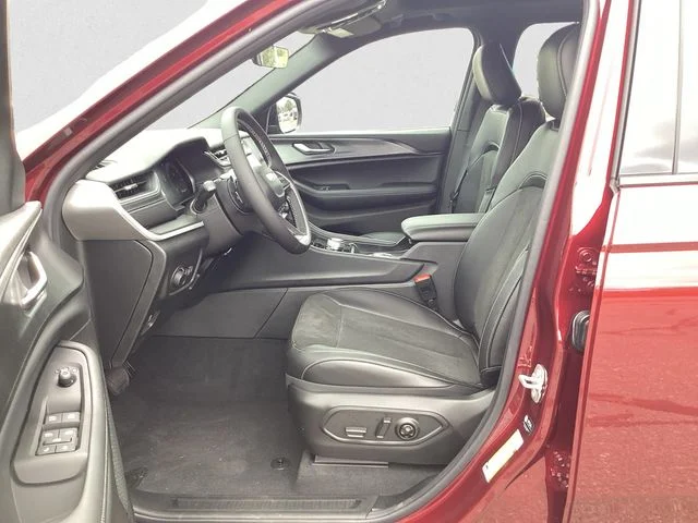 New 2025 Velvet Red Pearlcoat Jeep ALTITUDE X 4X4 image 10