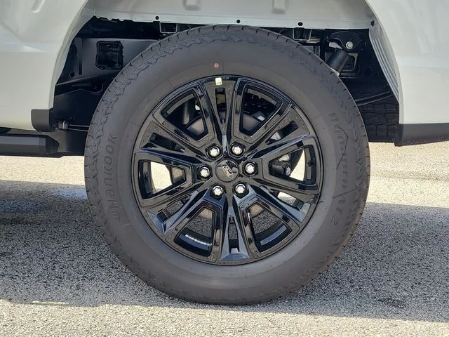 New 2026 White Metallic Ford Platinum image 8