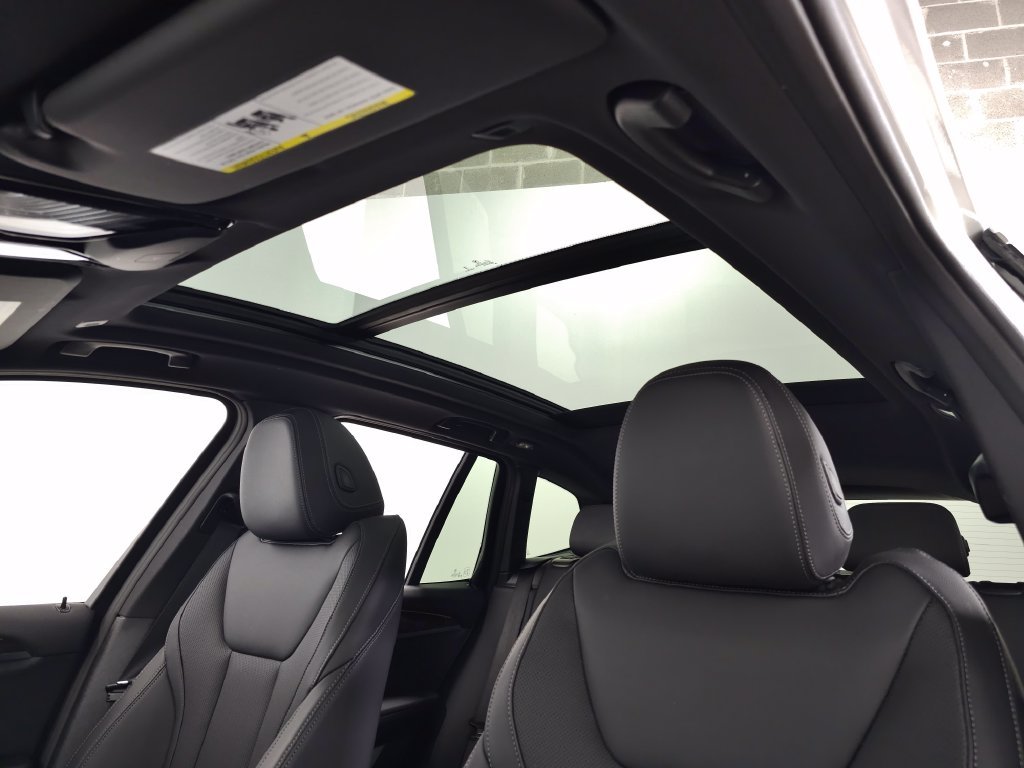 Used 2023 White BMW xDrive30i image 18