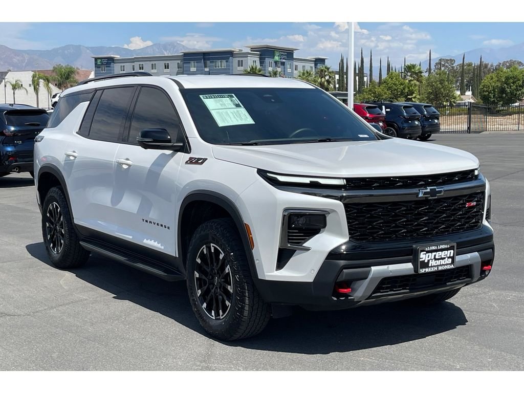 Used 2025 Iridescent Pearl Tricoat Chevrolet AWD Z71 image 8