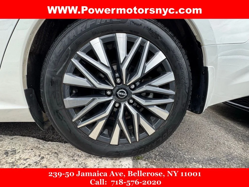 Used 2024 White Nissan 2.5 SV image 14