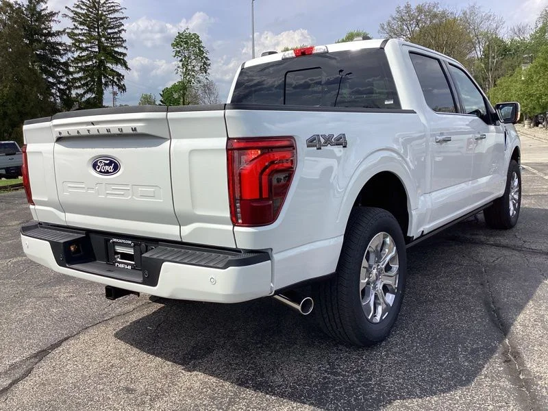 New 2026 Star White Metallic Tri-Coat Ford Platinum® image 9