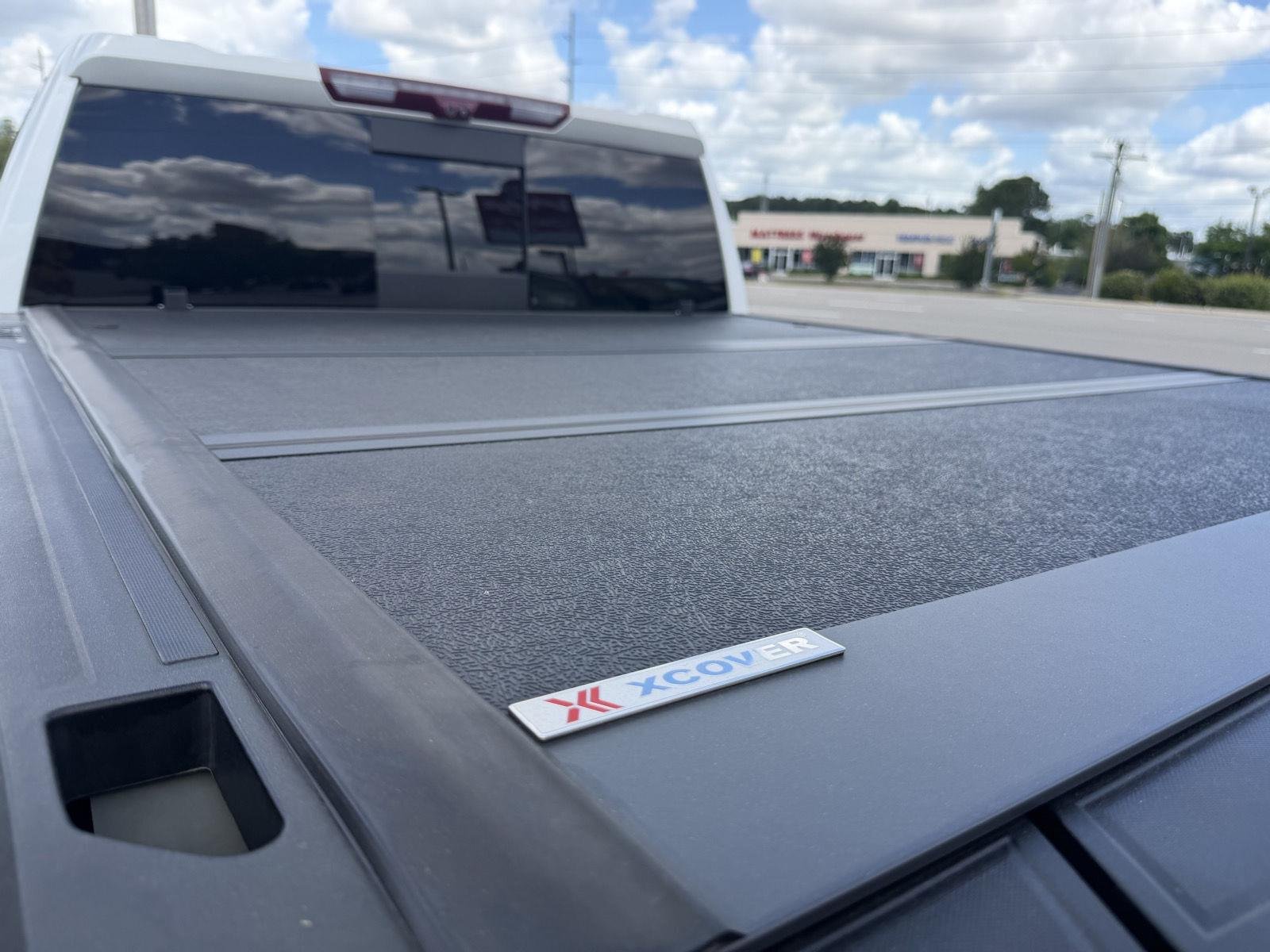 Used 2023 White Frost Tricoat GMC Denali image 12