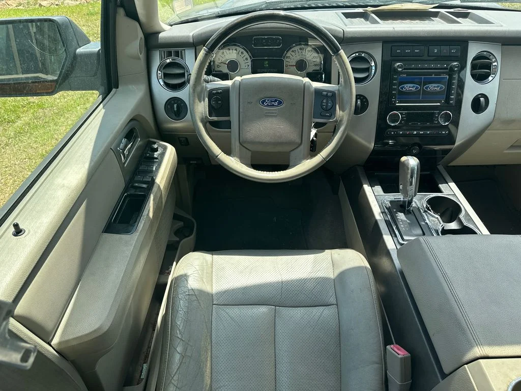 Used 2013 Gray Ford Limited image 24