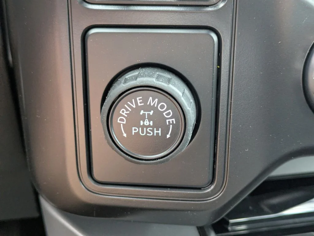 New 2026 Oxford White Ford Lariat image 25
