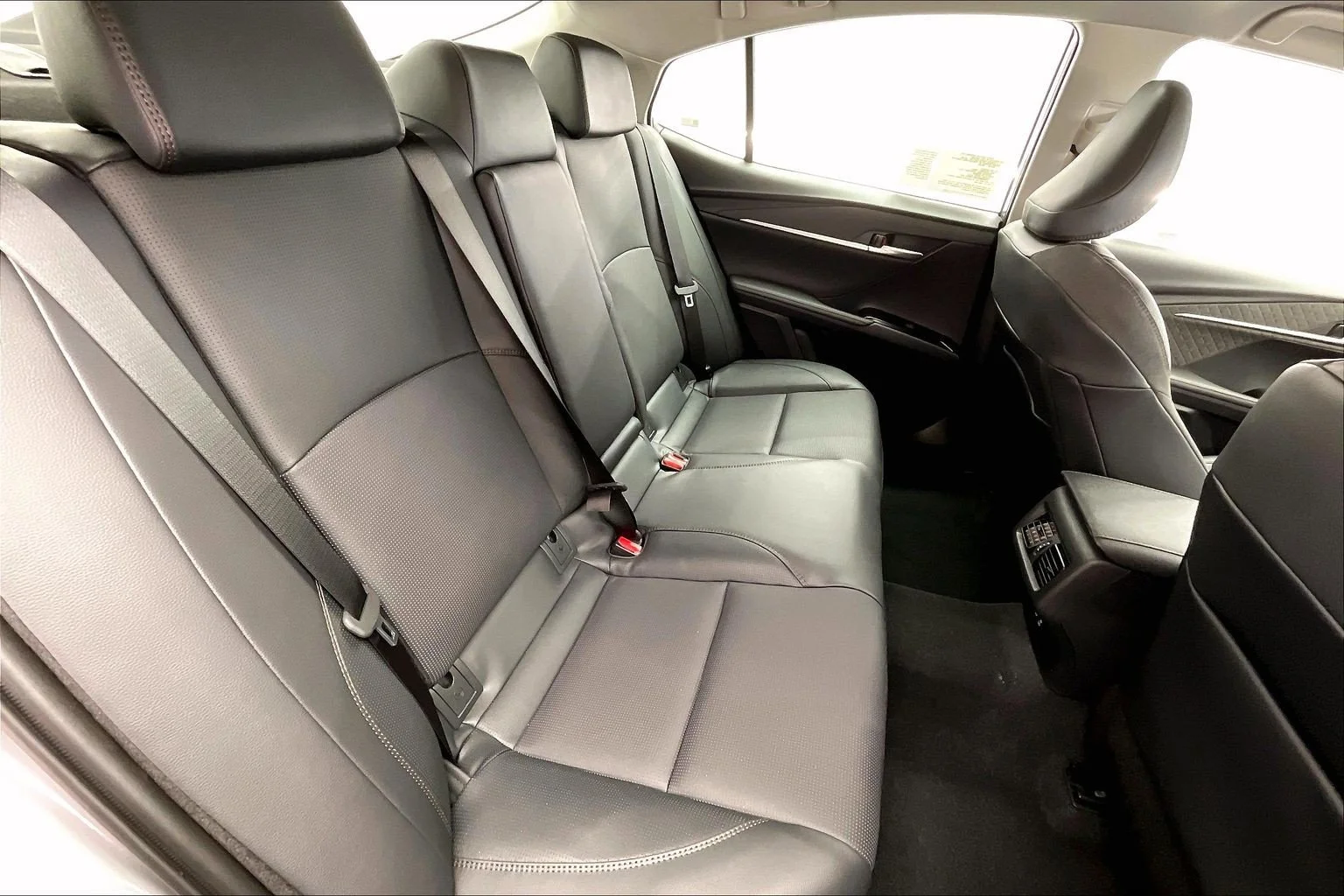 2026 Toyota Camry XLE - Photo 10