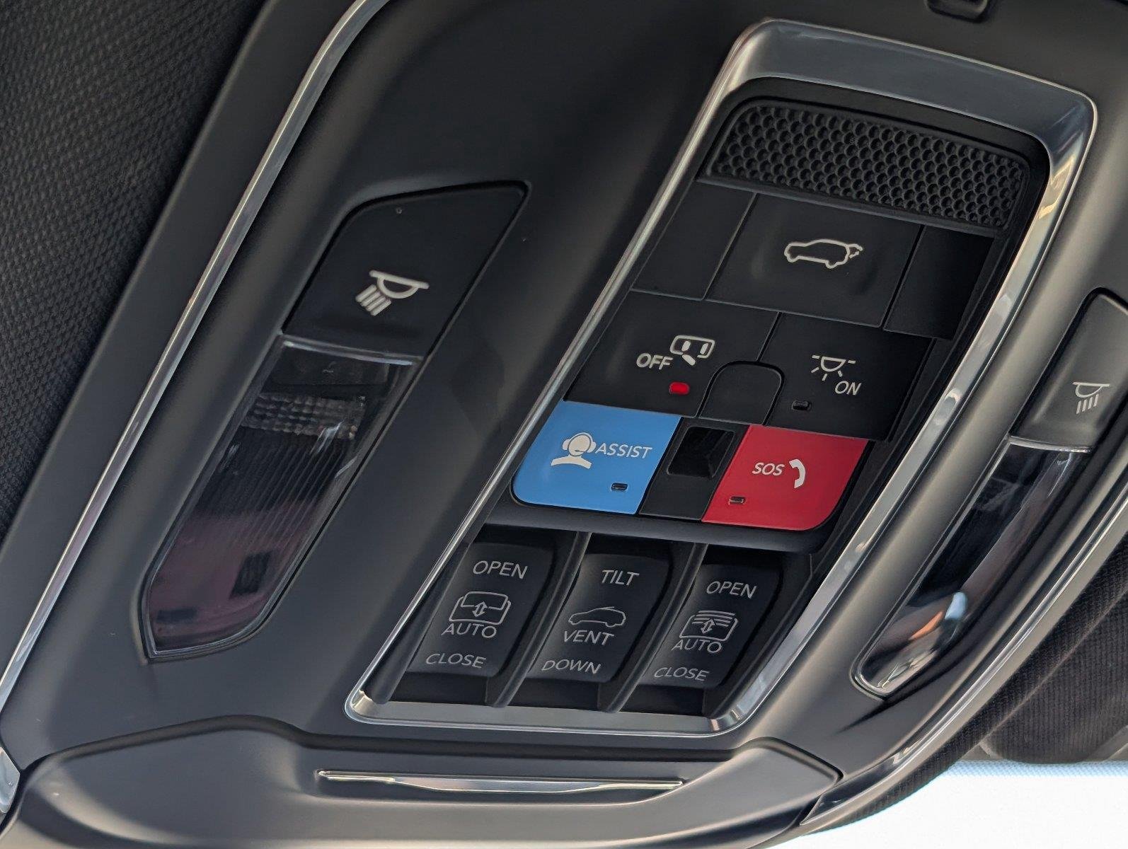 Used 2025 Diamond Black Crystal Pearlcoat Jeep Summit image 27